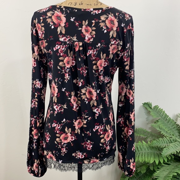 White House Black Market Floral & Lace Eyelash Blouse - Picture 11 of 14